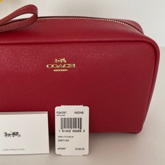 Coach - Red - MakeUp Bag - Synthetic Leather - NWT - Picture 1 of 4